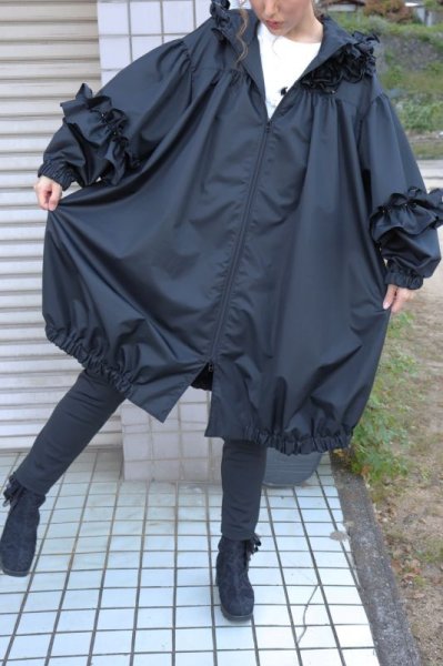 画像1: POTECHINO 　フリルコート☆黒再入荷しました☆ (1)