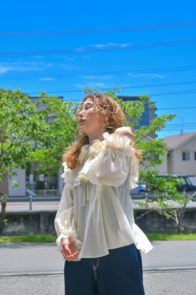 画像2: POTECHINO ステッチフラワーブラウス (2)