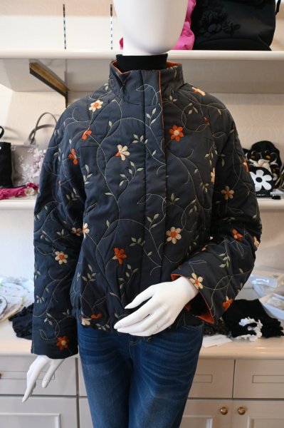 画像1: AKIAKANE　羽織(花柄キルト） (1)