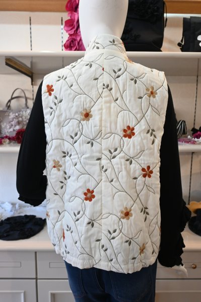 画像4: AKIAKANE　ベスト (4)