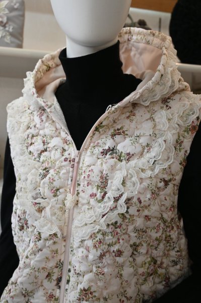 画像4: HISCHRONE　プリントキルトベスト  ☆３サイズ入荷しました☆ (4)